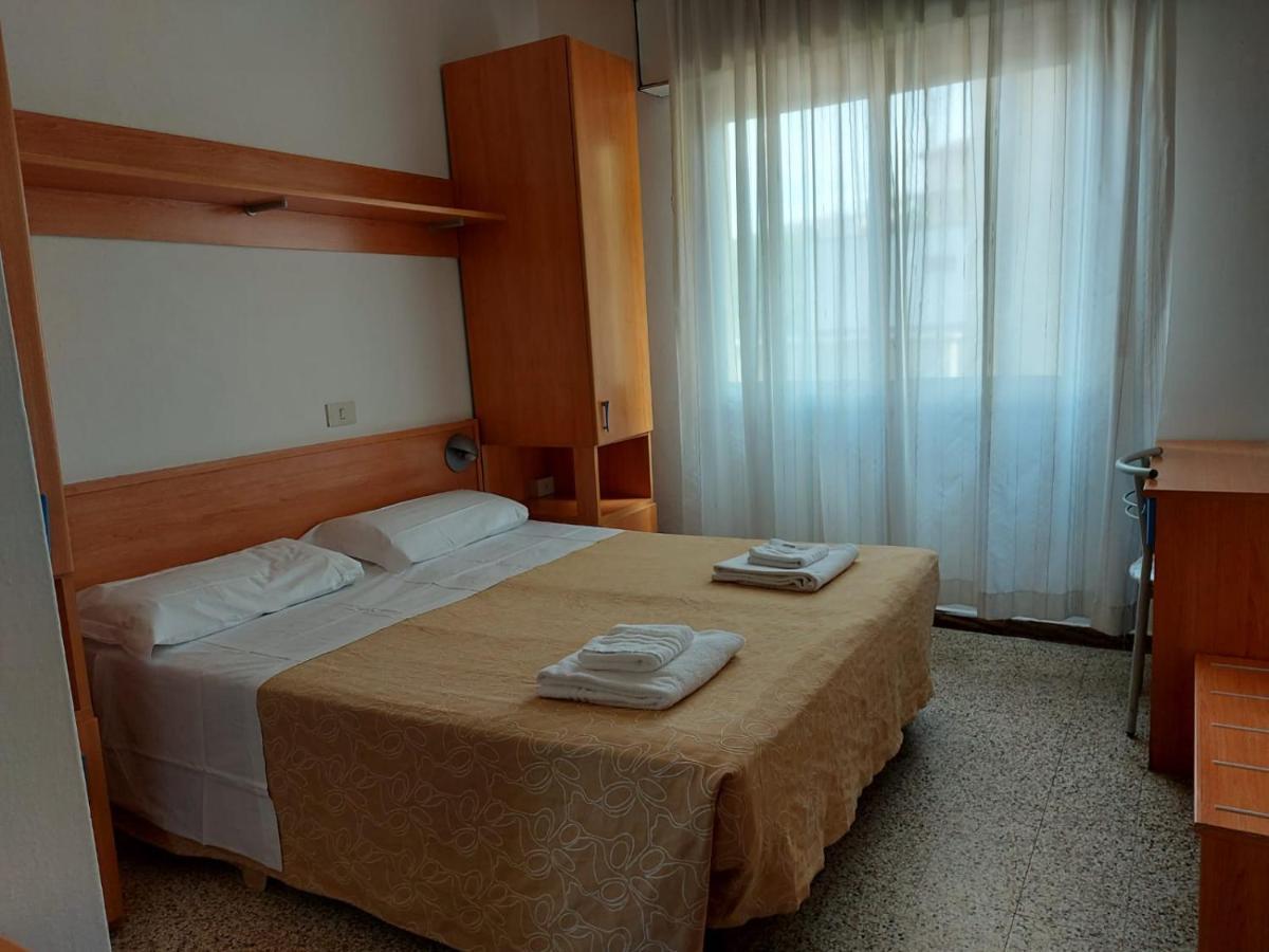 Albergo Alla Nave Lignano Sabbiadoro Bagian luar foto