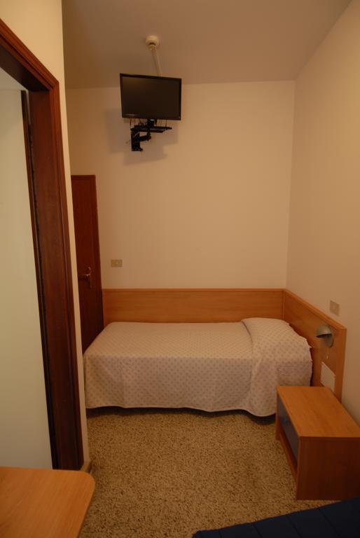 Albergo Alla Nave Lignano Sabbiadoro Bagian luar foto