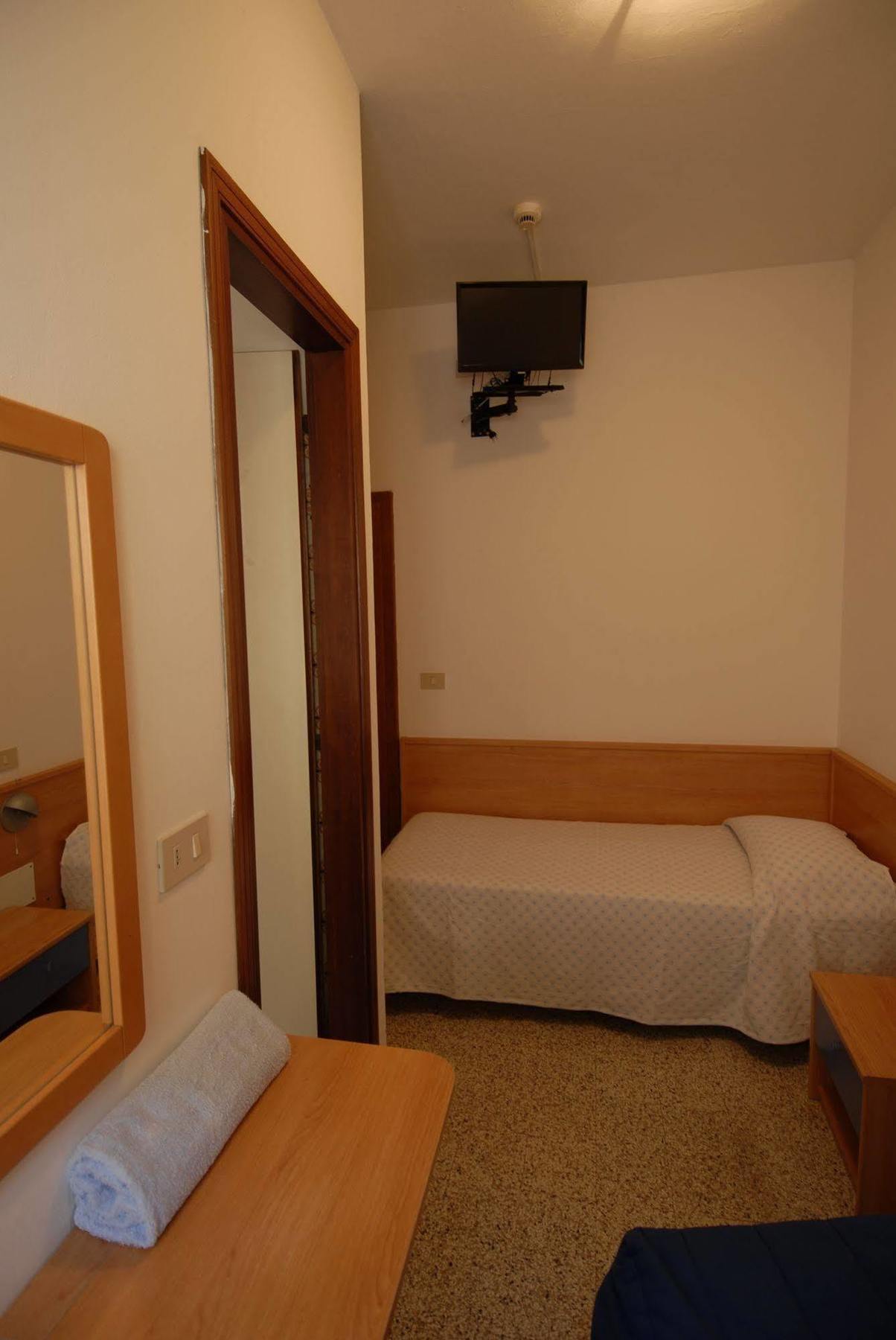Albergo Alla Nave Lignano Sabbiadoro Bagian luar foto